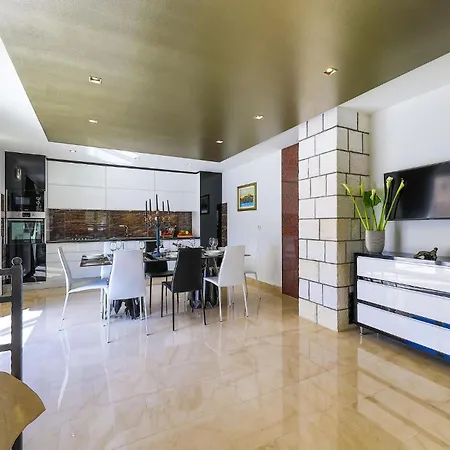 Σπίτι διακοπών 3 Bedroom Stunning In *