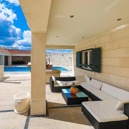 3 Bedroom Stunning In