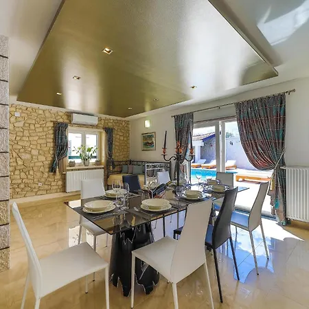 3 Bedroom Stunning In Holiday home